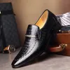 Klänningsskor Herrarna Casual Shoes Classic Low Cut Präglade läderskor Bekväma Business Dress Shoes Man Loafers Plus Size 38-48 230804