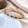 Luxury Heart Armband Gold Bangle Designer Diamond Armband för kvinnor Snake Womens Designer smycken Rostfritt stål Menskvinnor Armband Engagemang Bröllopspresent