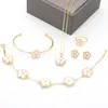 Set di gioielli da sposa 5 pezzi Set di donne di design con motivo floreale Set per accessori per collana di orecchini da damigella d'onore di trifoglio 230804