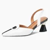 Klänningskor Kvinnor Fashion Multi Color Black Pu Leather Slip on Square Heel Pumps Lady Classic Beige High Quality Comfort Heels