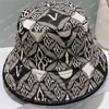 Luxury Designer Bucket Hat Men Dżins Designers Caps Dżinsy V HATS Women Beanie Outdoor Dopasowane Fedora Reversible Hat Casquette Sunb1990