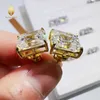 Ciondoli personalizzati in argento sterling 925 ghiacciato per gioielli che realizzano orecchini a bottone Vvs Moissanite con taglio smeraldo