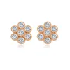 Pendientes de botón WeSparking 925 Aguja de plata Cubic Zirconia Copo de nieve Tendencia navideña Chapado en oro Joyería de moda