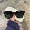 Gafas de sol de diseñador de lujo NUEVA Caja grande Fragancia Pequeña Fragancia del mismo estilo Piernas de cartas de cadena rosa Gafas de sol resistentes