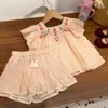 Completi di abbigliamento 2023 Completi estivi per bambini Top T-shirt Pullover Senza maniche Ricami Pantaloncini A-line Elastico in vita Cotone sciolto Dolce Adorabile Carino R230805