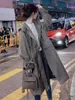 女性用トレンチコート格子縞のウィンドブレーカーミッドレングスブリティッシュスタイルの春と秋2023年の小さな韓国語バージョン膝のジャケットの上にゆるい