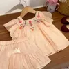 Completi di abbigliamento 2023 Completi estivi per bambini Top T-shirt Pullover Senza maniche Ricami Pantaloncini A-line Elastico in vita Cotone sciolto Dolce Adorabile Carino R230805