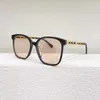 Le nouveau designer de luxe High Version 0758 est polyvalent avec un grand écran à cadre et une petite expérience de voyage.Préparez les lunettes de soleil de haute beauté