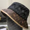 Luksusowy projektant Bucket Hat Men Dżins Projektanci czapki dżinsy v czapki damskie czapka na zewnątrz dopasowany fedora odwracalny kapelusz casquette sunbonnet
