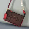 디자이너 가방 C- 레터 겨드랑 허보 가방 초승달 핸드백 럭셔리 여성 딸기 프린트 가방 조절 가능한 지갑 지갑 귀여운 토트 가방 지갑