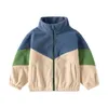 Jackor 2023 Antumn Kids Coats Children Polar Fleece Outerkläder pojkar kontrast lapptäcke varm jacka baby modejackor för barn R230805