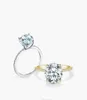 Fedi nuziali classiche a 4 artigli Gioielli di moda semplici Pure 100 Argento sterling 925 Taglio rotondo Moissanite Pietre preziose con diamanti CZ Eter3429811