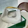 Зеркало качество качества Intrecciato кожаная дизайнерская сумка с поперечным телом для женщины плетение сцепление металлическая ручка на плечах корзины сумки роскошная тота