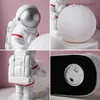 Lampade sfumature Night Lights Astronauta Spaceman Moon Light Camera da letto Desktop Decorazione creativa Regalo da tavolo Regalo per bambini Bambini Z230805