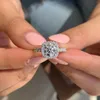 2020 Klasyczne niestandardowe VVS MOISSANITE Ring Diamond Pierścienie zaręczynowe biżuteria na wesele
