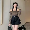 Kvinnor BLOUSES Fashion Short Plaid Set Women Nisch Square Collar One-Shulder Halter Neck Chic Long-Sleeved Shirt Shorts 2 Piece Set