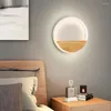 Lámpara de pared LED moderna de madera del norte de Europa, originalidad, iluminación redonda, personalidad, mesita de noche, dormitorio, escalera, luz montada en la pared