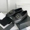 topkwaliteit klassieke loafers luxe designer kledingschoenen loafers damesslip op platte schoenen lamsvacht echt leer platte bootschoenen zwart wit abrikoos