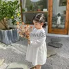 Flickans klänningar 2023 Spring New Lace Hollow Baby Girls Princess Dresses Korean Style Toddlers Kids Cotumes 100 Cotton White Children Dress X0806