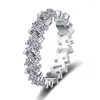 Pierścienie klastra Tezzc Emerald Cut i okrągły pełny pierścionek Moissnaite dla kobiet Wedding Diamond Band Oryginalny 925 Srebrny STERBACKAL