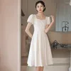 Vestuário étnico Branco Vestido de noite Elegante diário Cheongsam de comprimento médio Vestido de noivado de casamento francês Sexy Decote quadrado Festa Banquete Qipao