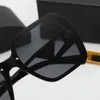 Büyük Çerçeve Kare Güneş Gözlüğü Kadın Güneş Gözlüğü Avrupa ve Amerikan Moda Ayna Bacak oyuk Üçgen Logo Sıradan Kütle Renkli Palet Gözlükler Erkekler