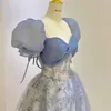 Elegant blå sjöjungfru aftonklänningar ren halsringning 3d blommor spetsar applicerade lång prom klänning prinsessan mössa ärm svep tåg arabiska formella festklänningar 403