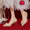 Sandały Słodki Bowknot Pumps Kobiety nowe złote srebrne bling cekiny weselne buty na przyjęcie weselne Kobieta moda Pearl Slipon High Heels Buty J230806