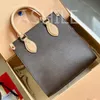 Designer Luxury Femme's Totes Sac Sac à main Personnalité Rétro Sacs de cuir en cuir authentique rétro de haute qualité