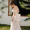 Abiti casual Sexy Abito da sposa a sirena con spalle scoperte Boho Senza maniche Appliques in pizzo Abito da sposa Senza schienale con lacci lucidi blingbling Tulle Train Vestido De Noiva