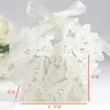 Present Wrap 50st Hollow Farterfly Wedding Candy Box med bandförpackning för baby shower