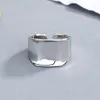 Klaster Pierścienie Sa Silverage Gładka twarz europejska moda amerykańska prosta srebrna biżuteria S925 Sterling Big Pierścień Square Dominering Mężczyzna