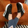 Klänningskor kvinnor sneakers kvinnliga casual kilskor paljett mesh andningsskor damer guld silver plattform höjd ökar tjocka skor j230806