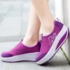 Zapatos de vestir para mujer Zapatillas de deporte casuales Zapatos Moda deportiva Aumento de altura Mujer 2020 Transpirable Air Mesh Swing Cuñas Zapatillas de deporte Zapatos de mujer J230806