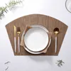 Masa Runner 1pcs PVC Mat Western Style Placemat Slip Olmayan Isı Yalıtım Bambu Dokuma Dokuma Su Geçirmez Ev Gereksinimleri