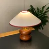 Lámparas de mesa Lámpara de madera maciza American Vintage Decoración de dormitorio de madera Estudio Mesita de noche Pantalla de tela Iluminación LED