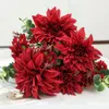 Dekorativa blommor konstgjorda dahlia röd vit falska pografi bröllop hand bukett hem dekoration fest pionblomma