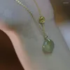 Chaînes Cuivre Pièce Hetian Jade Collier Femme Été Lumière Luxe Minorité Conception Sens Bénédiction Carte Boucle De Sécurité Pendentif Clavicule C