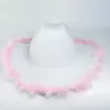 Cappelli a tesa larga Splendido cappello da cowboy con piume morbide Cappello da cowgirl rosa All-match per il Mardi Gras Rave che gioca a vestire