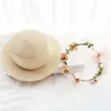 Sombreros de ala ancha, sombrero de moda para mujer con corona de flores, visera parasol, gorra plana de paja para la playa, gorra plegable para verano al aire libre