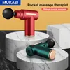 Массажер для всего тела Mukasi Massage Gun LCD демонстрирует электрическое электричество для боли в спине.