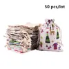 Emballage cadeau 50 PCS/Lot Multi Carton impression coton sacs à cordon fête de noël mariage petites pochettes Mini sacs de rangement en lin