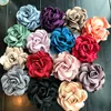 Pins Brooches Korean High-grade Fabric Camellia Large Flower Stage Dual-use Brooches Suit Collar Brooch Needle Lapel Pin for Women Accessories HKD230807