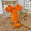 Plush dockor Cartoon Crab Doll Pendant Keychain Creative Crawfish ryggsäck Charm Childrens födelsedag julklapp 230807