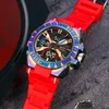 Нарученные часы продают Stryve Watch для водонепроницаемых часов.