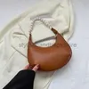 Axelväskor mode trend en axelväska för kvinnor 2023 våren ny enkel casual crossbody väska för kvinnor enkel casual underarm bagstylishhandbagsstore