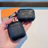 AirPods Case Pro 1 2 3 Tasarımcı AirPods Kılıfları Aksesuarlar Lüks Ears Taglar Anahtarlık mektubu l Baskılı desen izleme bandı 45mm iWatch 8 7 6 5 4