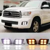 2 PCS Para Toyota Sequoia 2007 - 2017 LED Daytime Running Light com Amarelo Turn Signal Light Bumper DRL Fog lamp