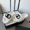 Сандаловая знаменитая дизайнерская женщина канал канал Tazz Fuzzy Slippers Пушистые слайды плюшевый мишка Woolskin Sandale House Murs Fash