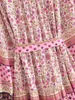 Lässige Kleider, Boho-inspiriertes, rosafarbenes, florales, böhmisches Sommerkleid mit langen Ärmeln, V-Ausschnitt, Knöpfen und Gürtel für Damen